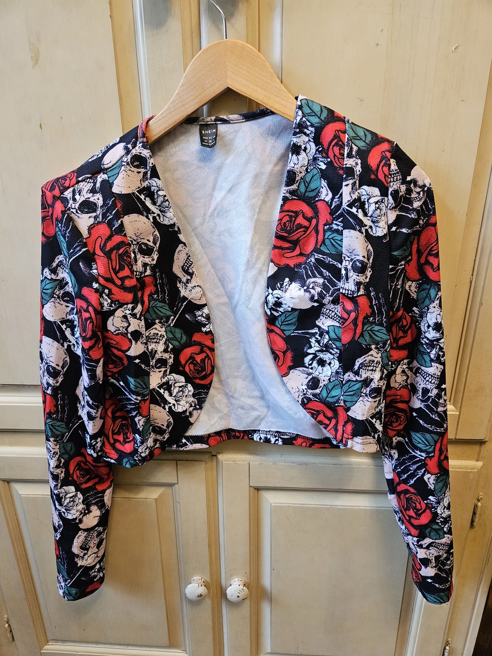 SHEIN Black Label Floral-Print Top - Black, White, Pink